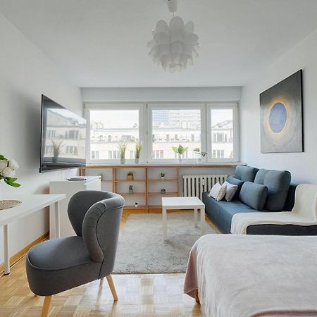 2 Bedroom Apt In Heart Of Warsaw Zgoda 9 Tv70 Exterior photo