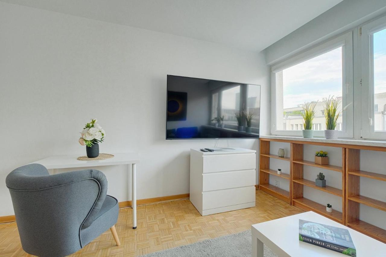 2 Bedroom Apt In Heart Of Warsaw Zgoda 9 Tv70 Exterior photo