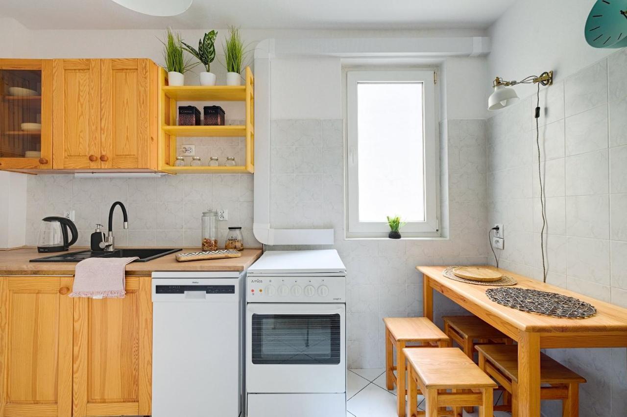2 Bedroom Apt In Heart Of Warsaw Zgoda 9 Tv70 Exterior photo