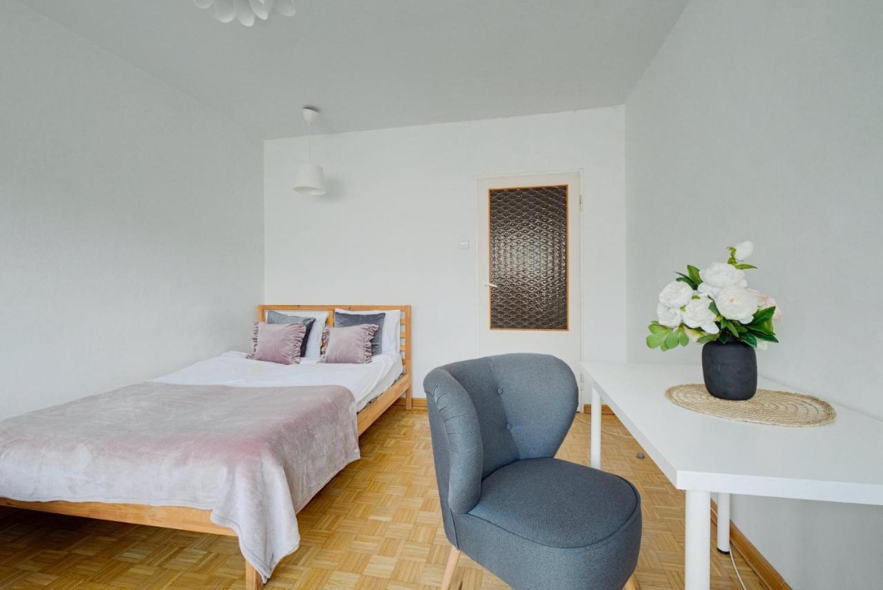 2 Bedroom Apt In Heart Of Warsaw Zgoda 9 Tv70 Exterior photo